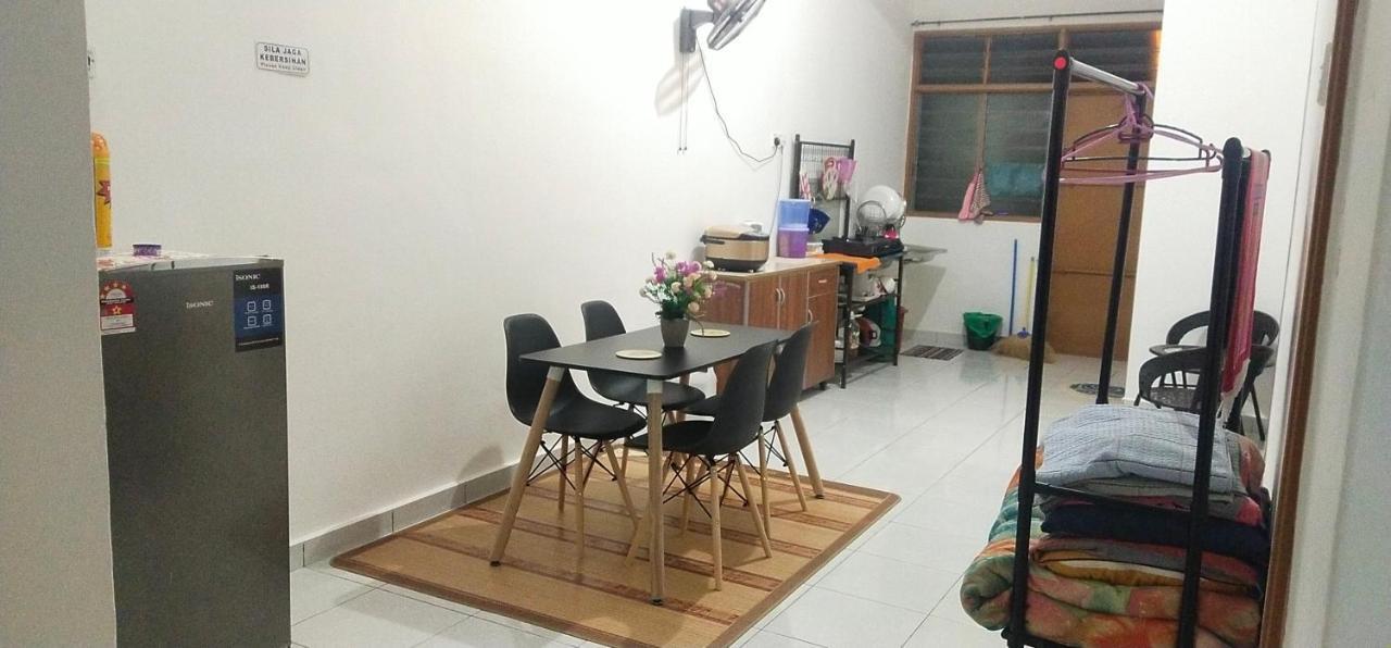 Homestay De'69 جيترا المظهر الخارجي الصورة